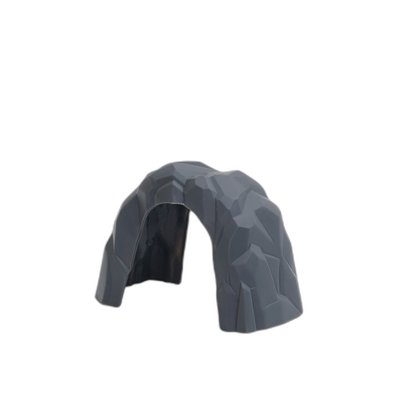 Kleine dunkelgraue Felshöhle mit Felsstruktur für Holzeisenbahn-Landschaften