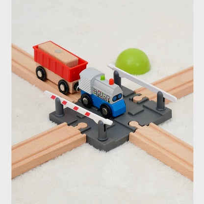 Magic Bahn Holzeisenbahn Kreuzung mit beweglichen Schranken Detailansicht