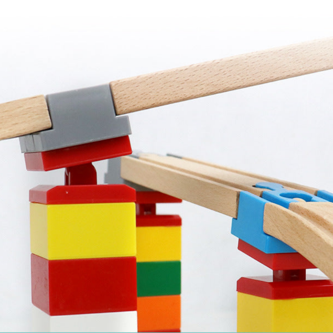 Adapter zur Erstellung von Steigungen in der Holzeisenbahn mit DUPLO Steinen für auf- und absteigende Strecken