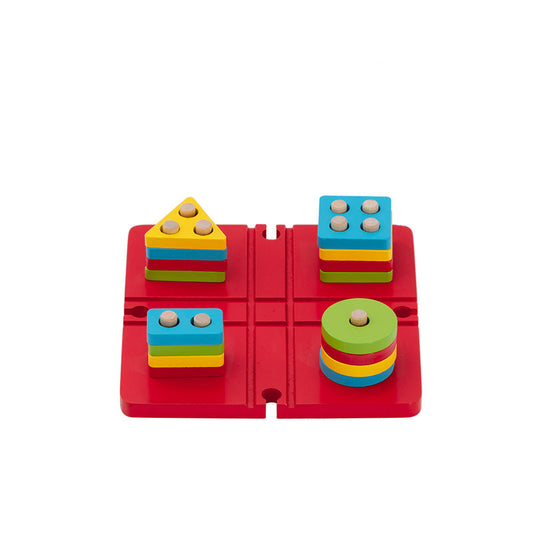 Holzeisenbahn Kreuzung mit Stapelspiel und bunten Formen zum Sortieren